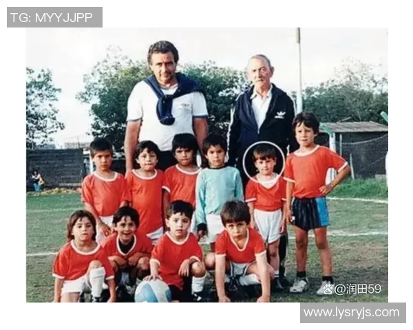 从侏儒到足球巨星他的成长故事令人感动与励志 从侏儒到足球巨星他的成长故事令人感动与励志