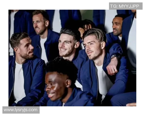 卡塔尔足球明星与男模的完美结合揭示时尚与运动的魅力