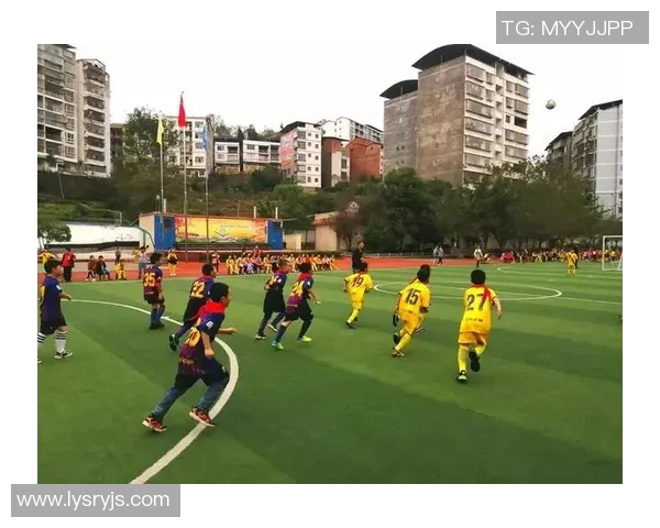 我与足球的热爱之旅绘成的精彩画卷