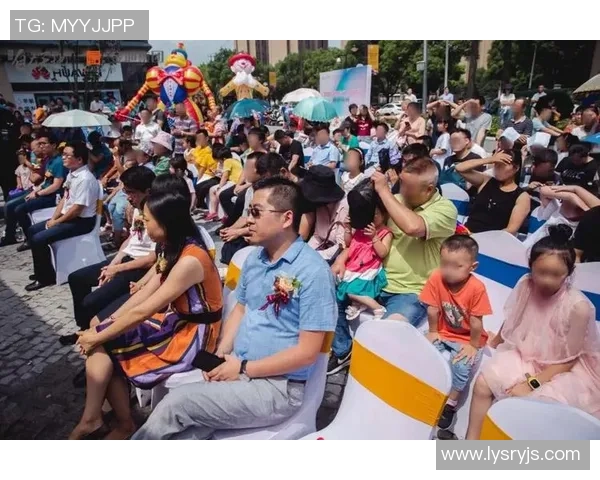 日本足球盛典欢庆时刻球迷齐聚共襄盛举展现团结与激情