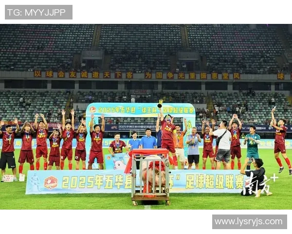 足球啦啦队队服的设计与搭配技巧让你在赛场上尽显青春活力与团队精神 足球啦啦队队服的设计与搭配技巧让你在赛场上尽显青春活力与团队精神